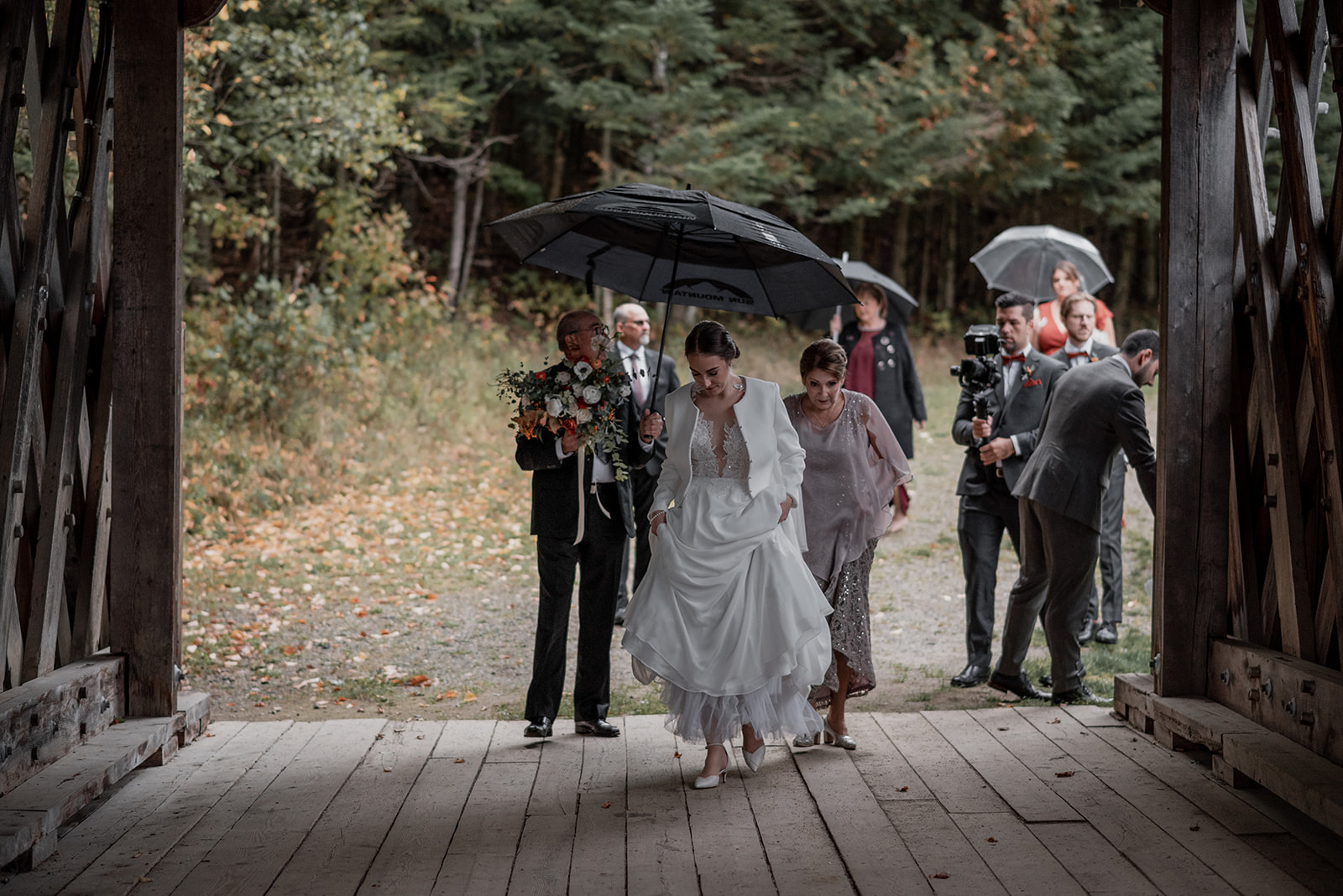Mariage sous la pluie — Deux Myriam Photographes Québec