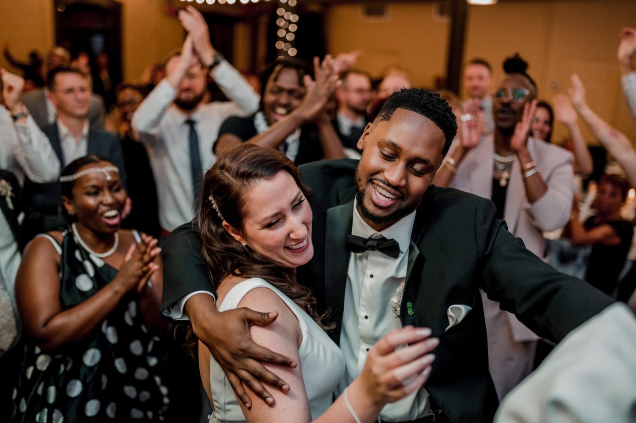 Mariage de Valérie et Dieudonné à L'Ambroisie du Château St-Ambroise — Deux Myriam Photographes